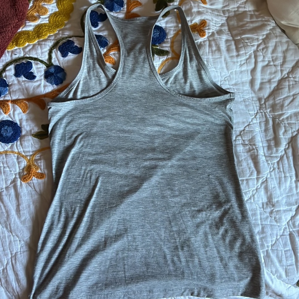 Gap Fit Racer back tank - Picture 3 of 4